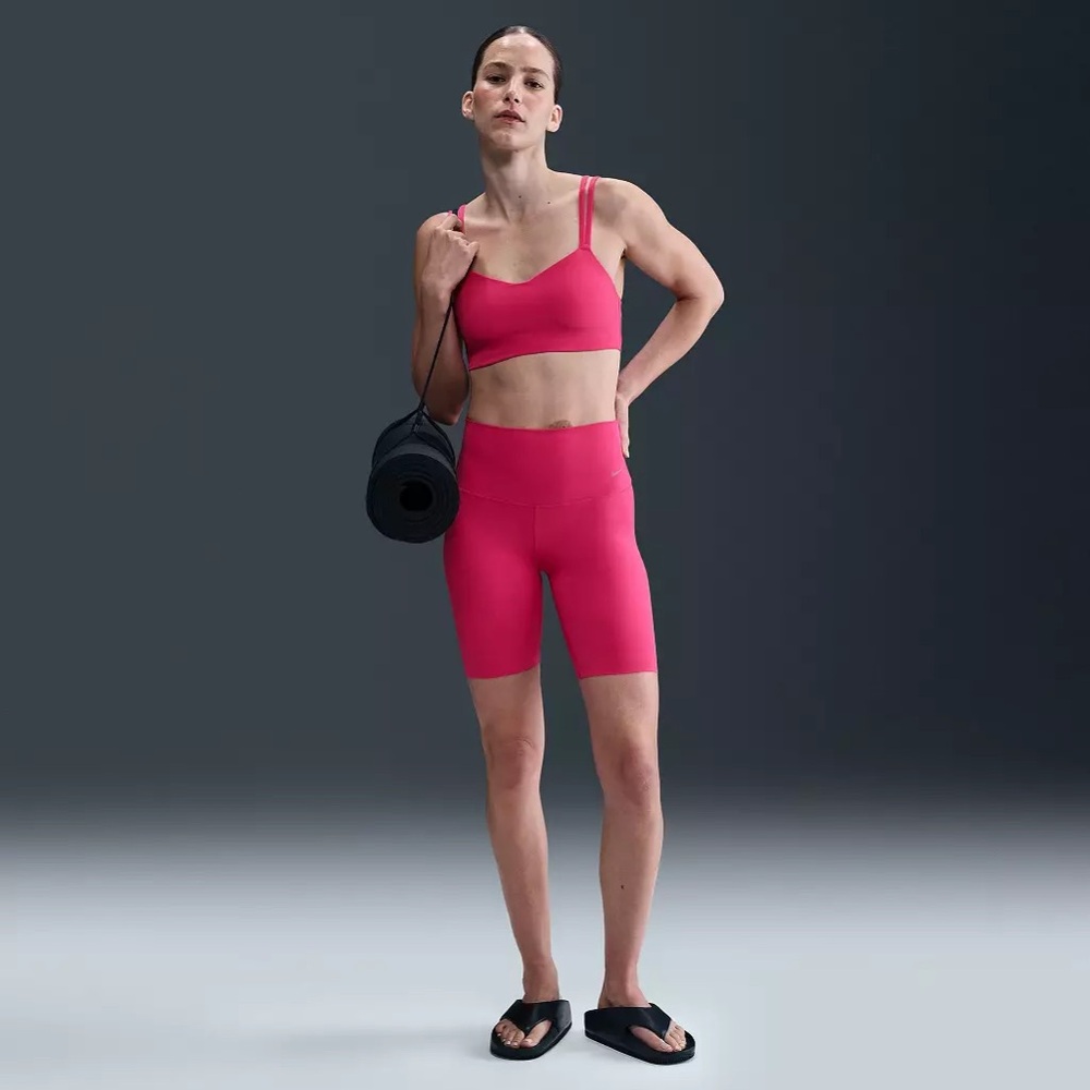 Nike Women's Zenvy Gentle-Support High-Waisted 8" Biker Shorts
